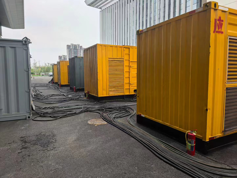 天山不同季节柴油发电机组保养有哪些注意事项？