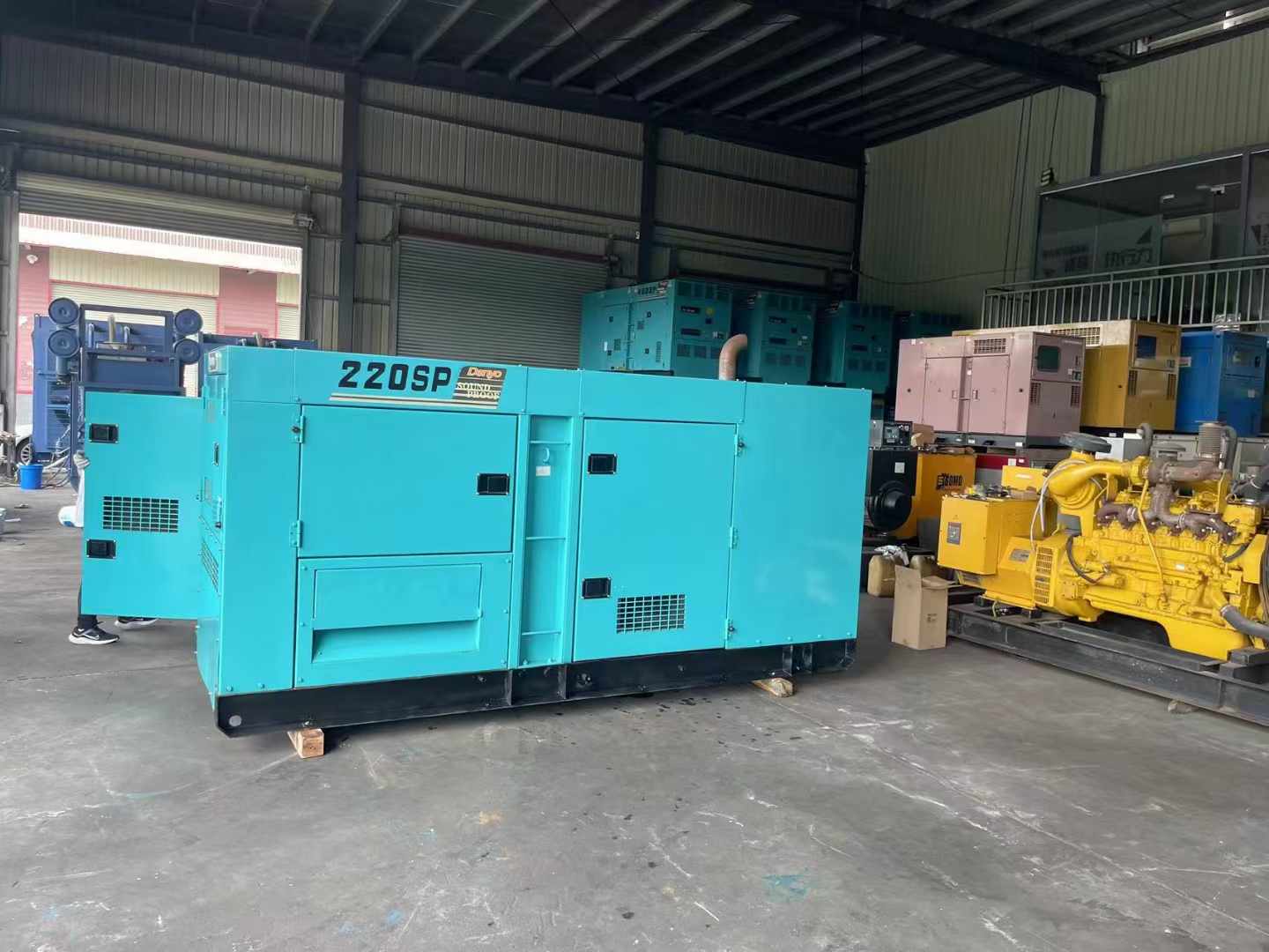 天山800kW 柴油发电机的输出电流波动范围是多少?