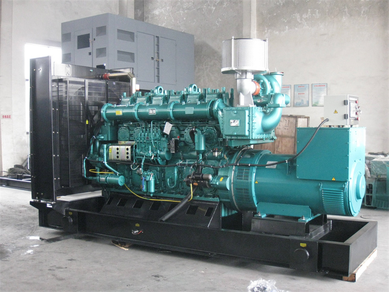 天山200KW 柴油发电机的油耗是多少？